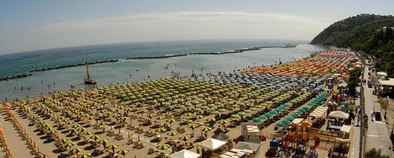 Hotel Plaza Gabicce Mare Ngoại thất bức ảnh